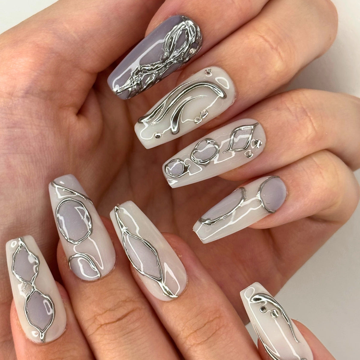 Moonstone — press-on nails faits main Mimi
