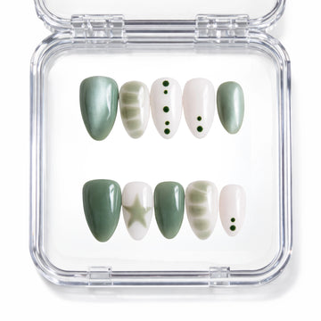 Set de 10 faux ongles press-on Matcha vert sauge et blanc mix and match dans leur boîtier — cat eye étoile et pois faits main — Mimi Press-On