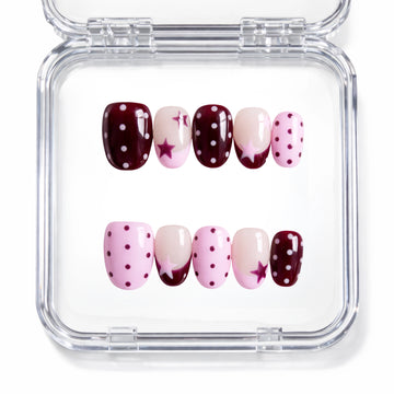 Set de 10 faux ongles press-on Berry Star à étoiles et pois bordeaux et rose dans leur boîtier — faits main en gel — Mimi Press-On
